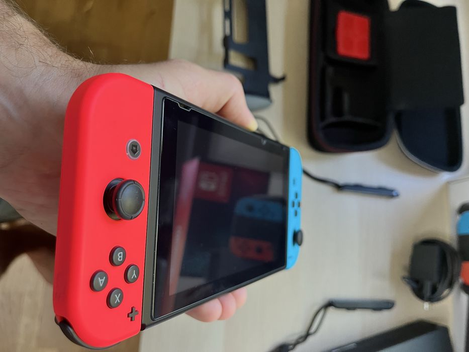 Vând Nintendo Switch