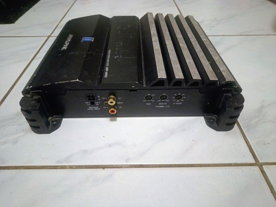 amplificator statie subwoofer auto 400 wati la 2 ohm si 220 wati la 4 ohm
