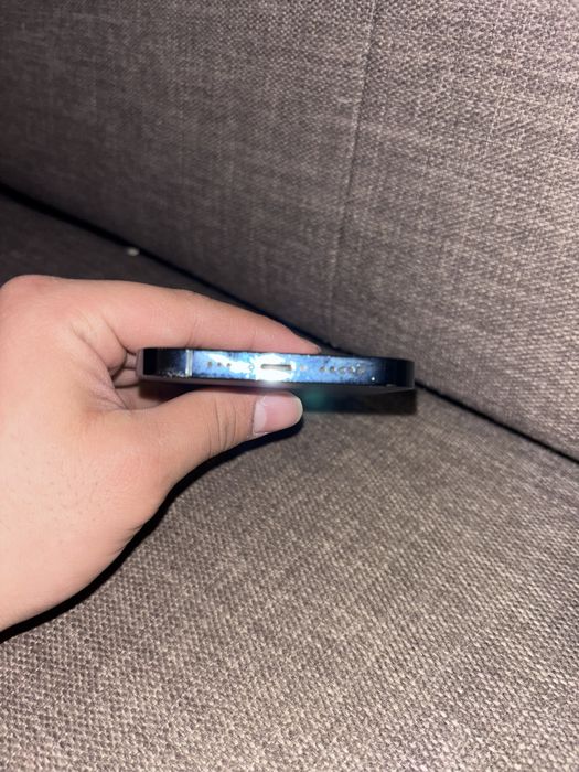 Продаю Iphone 12 pro