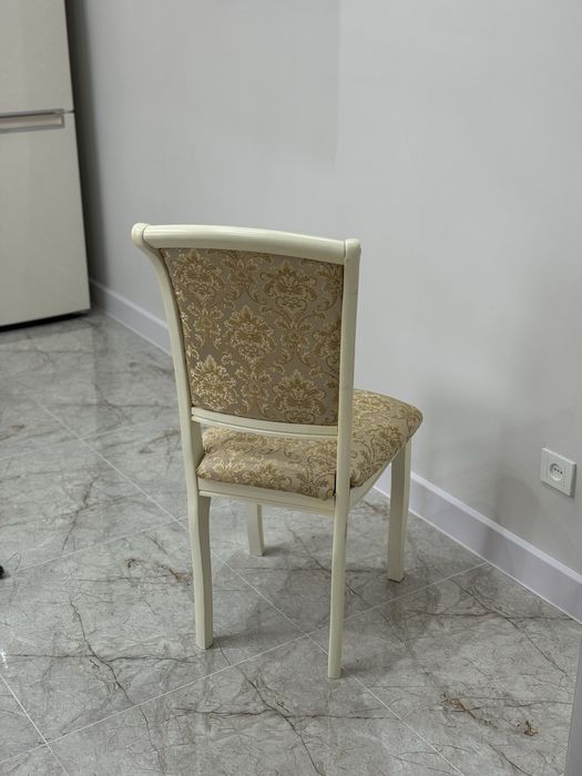 Продаются стулья очень красивые и удобные