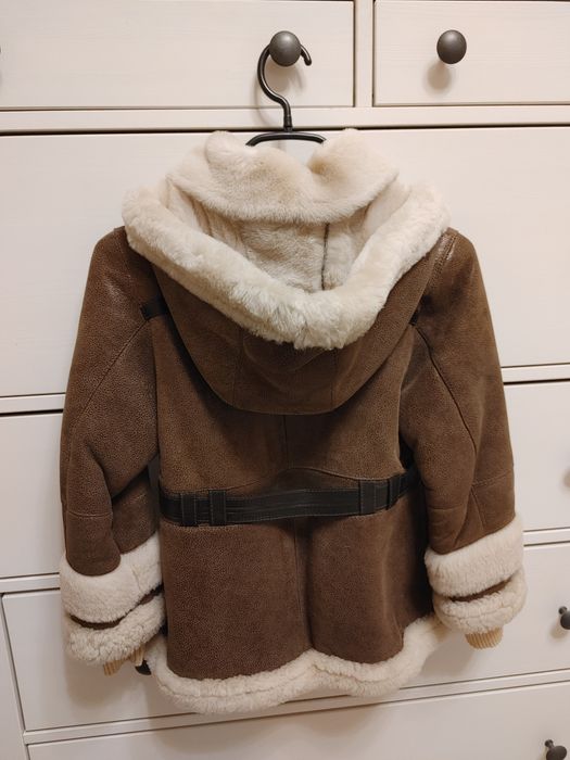 Продам дублёнку на девочку 6-7 лет