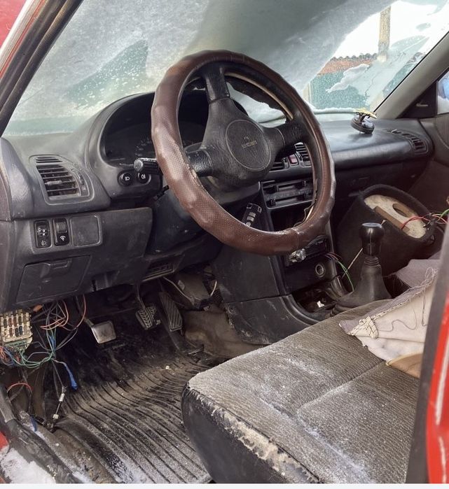 Продам мазду 323 в полный разбор