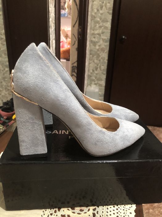 Продам туфли,замшевые