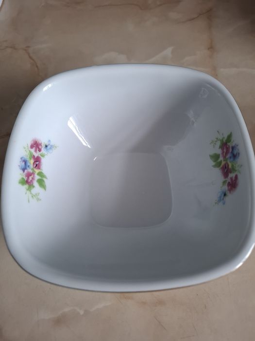 Продам салатники хорошего качества.