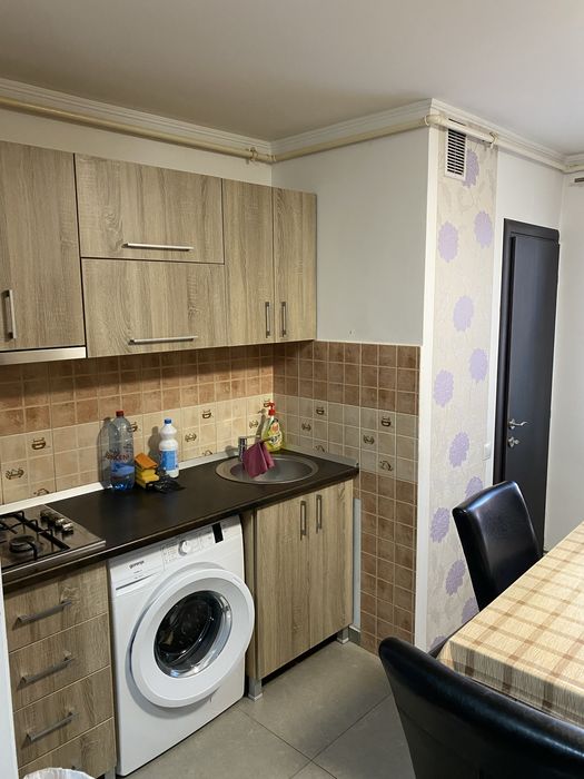 Inchiriez apartament cu 2 camere in Victoriei