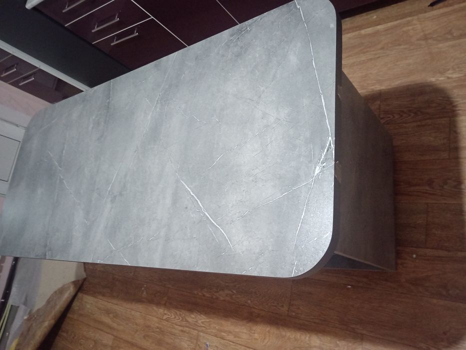 Стол сотилади гилдиракли