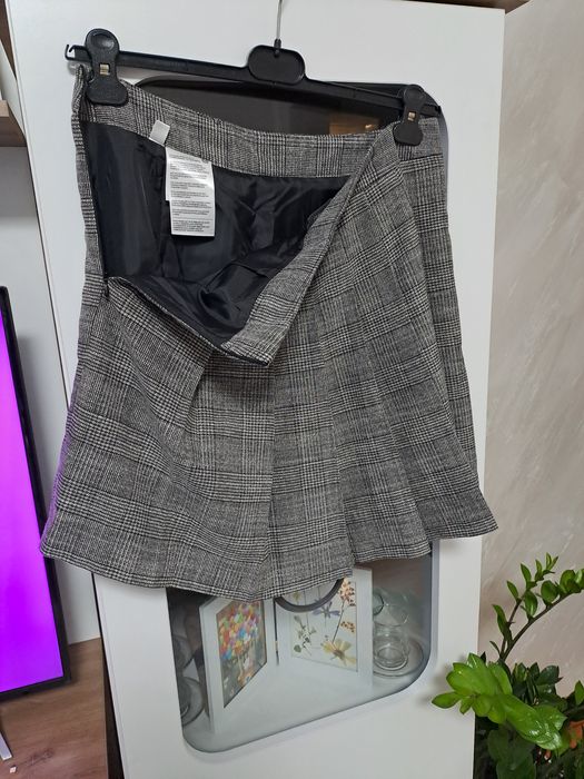 Карирана пола **