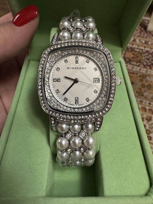 Часики женские наручные