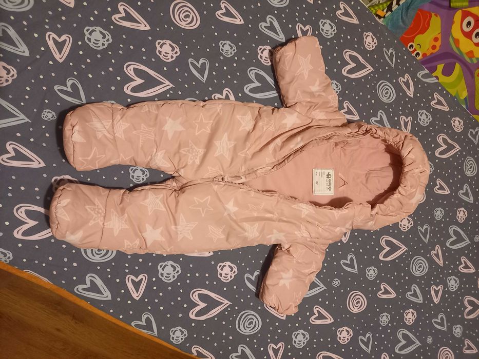 Продам комбинезон 62 размер