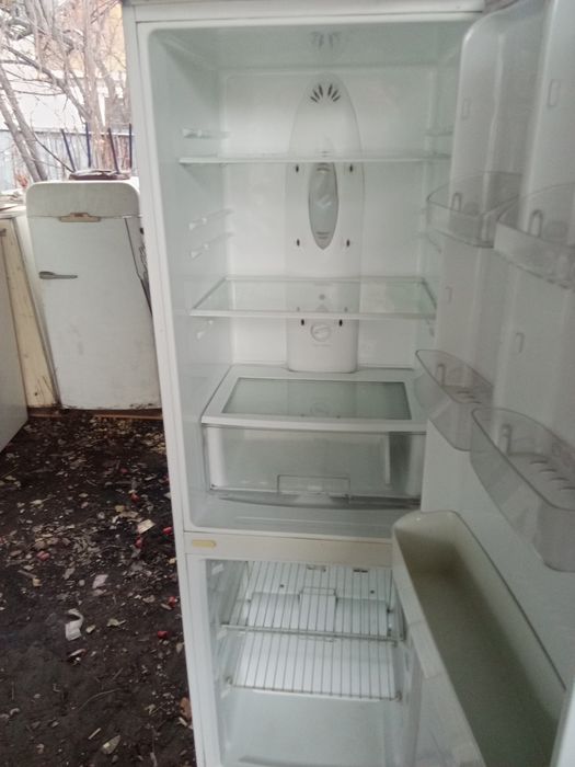 Холодильники  двухкамерные в Алматы