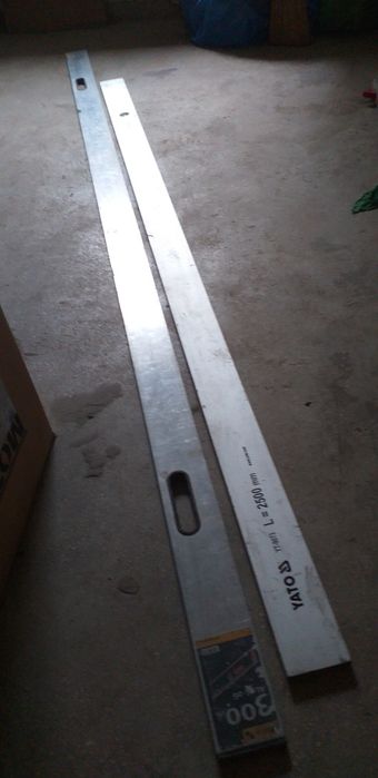 Nivela din aluminiu cu bula 2,5m si 3m