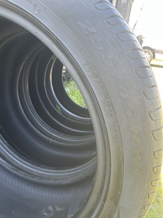 255/45/20/Pirelli scorpion