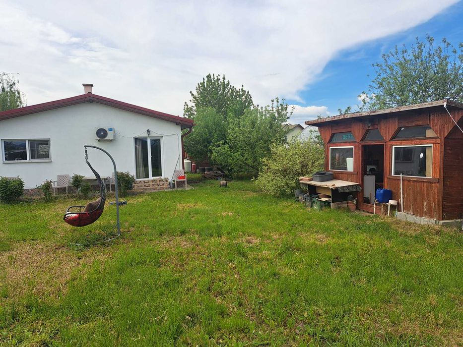 casa mica si cocheta de vanzare