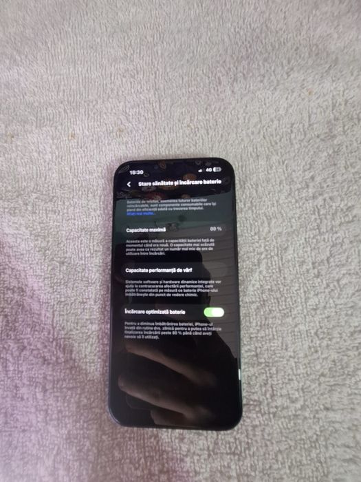 Vand Iphone 13 midnight