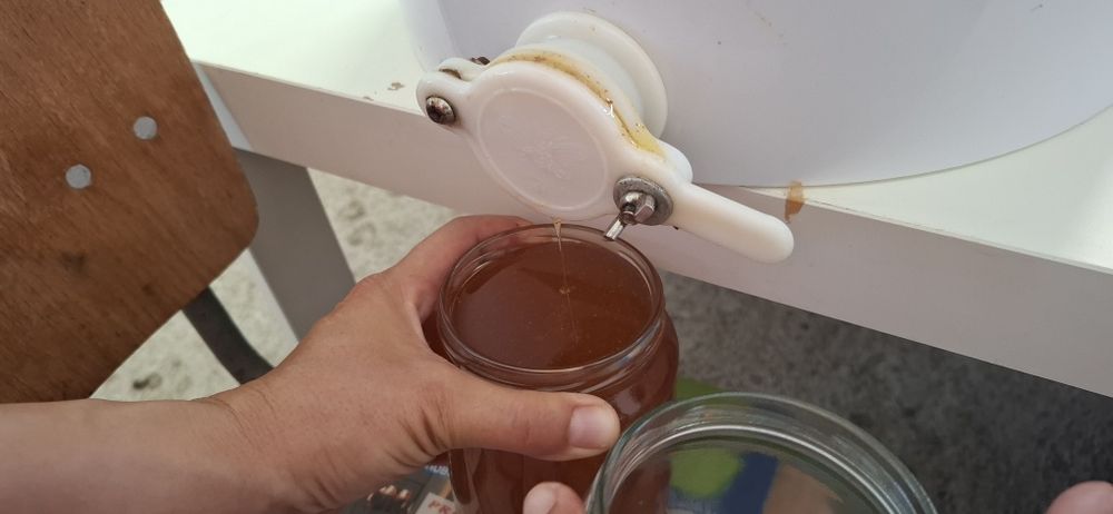 Пчелен мед  лично производство