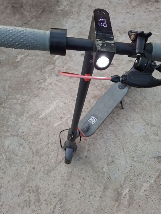 Vand trotinets electrica
