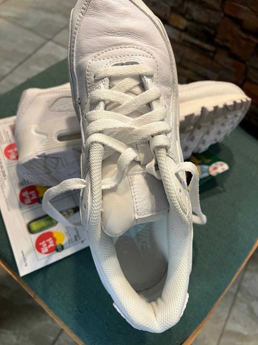 Като нови мъжки маратонки Nike Air Max 90 бяла кожа 42,5 номер