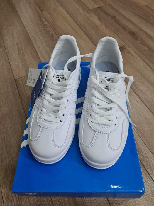 Кроссовки Адидас Gazelle 37 размера. Торг уместен.