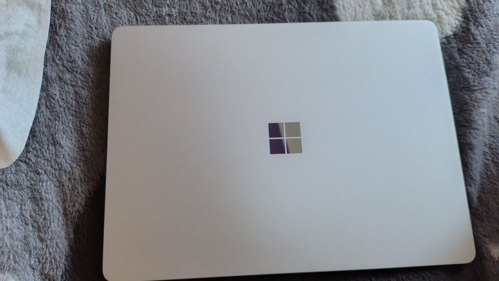 Laptop microsoft generatia 7