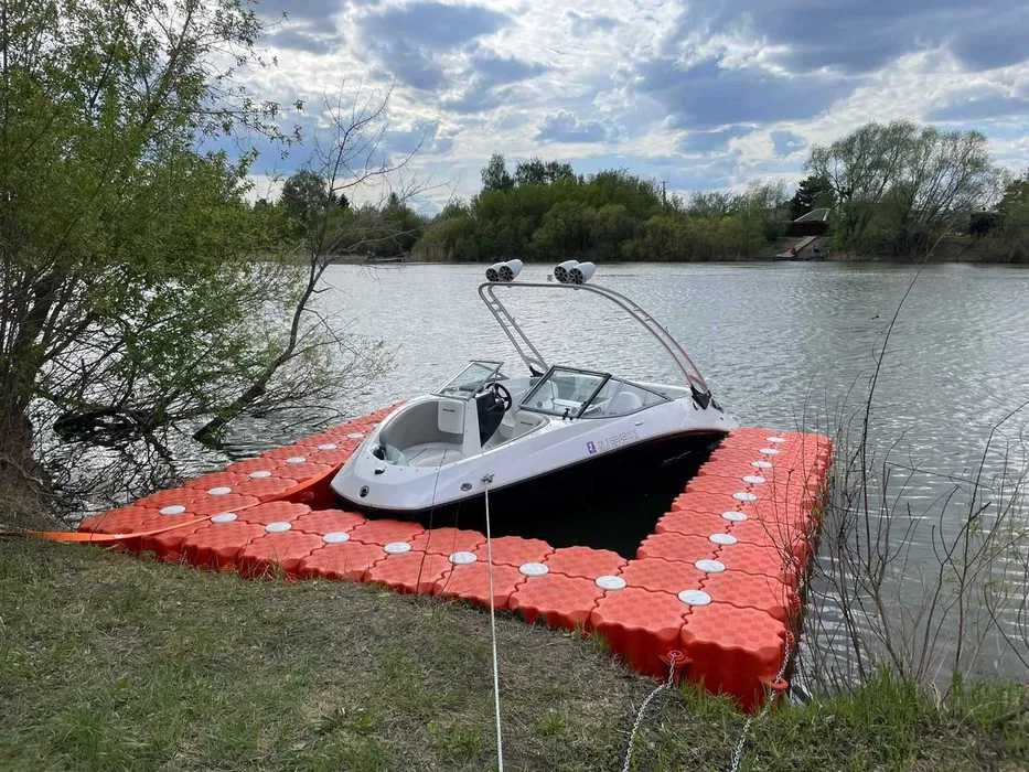 понтоны - Стоянка для лодок  - Мост - Пирс