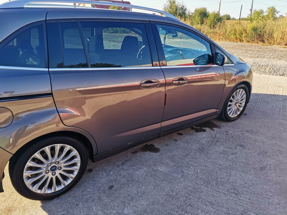 Ford Grand C - max-7 locuri
