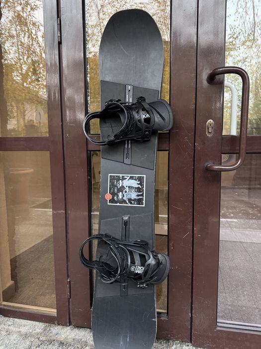 Burton сноуборд с креплениями