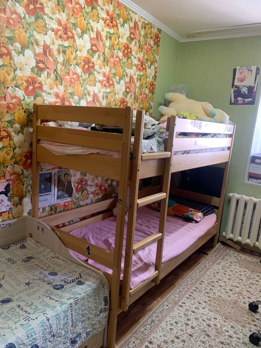 Продам кровати, шкаф и комод