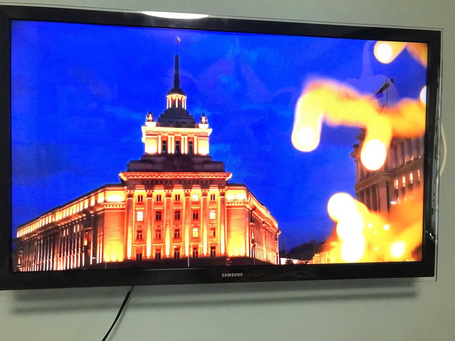 Телевизор САМСУНГ 32 инча  СМАРТ!!!1