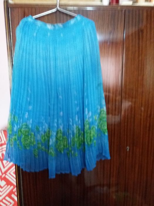 Продаю разные летние платья  и юбки