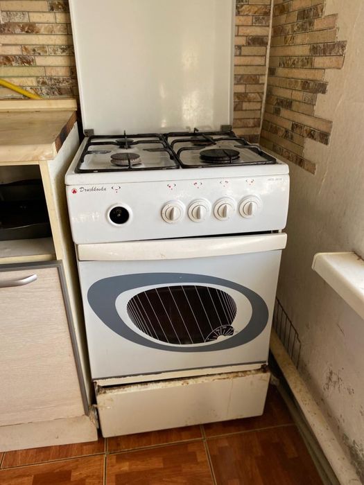 Продам Газовую плиту