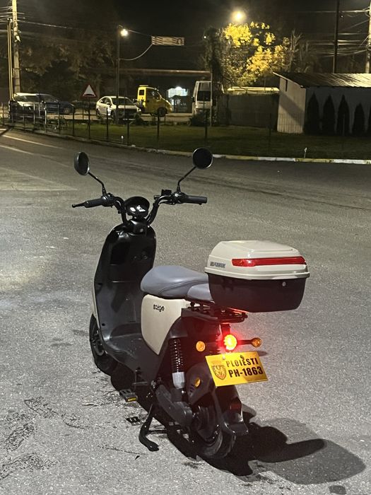 Vand scuter electric