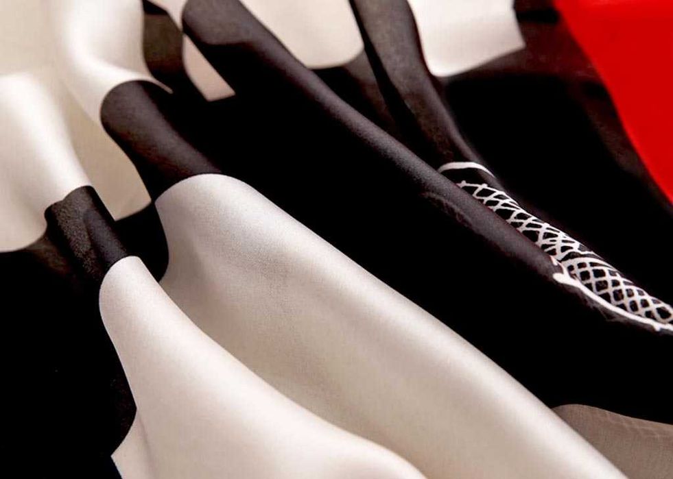 Стилен и красив копринен шал