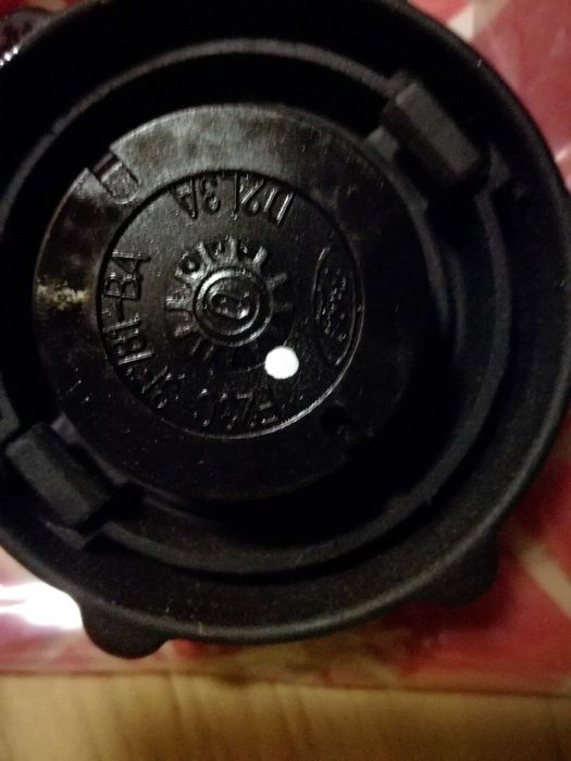 Продавам капачка за хидравличната течност за Форд Фокус 1,6 комби.