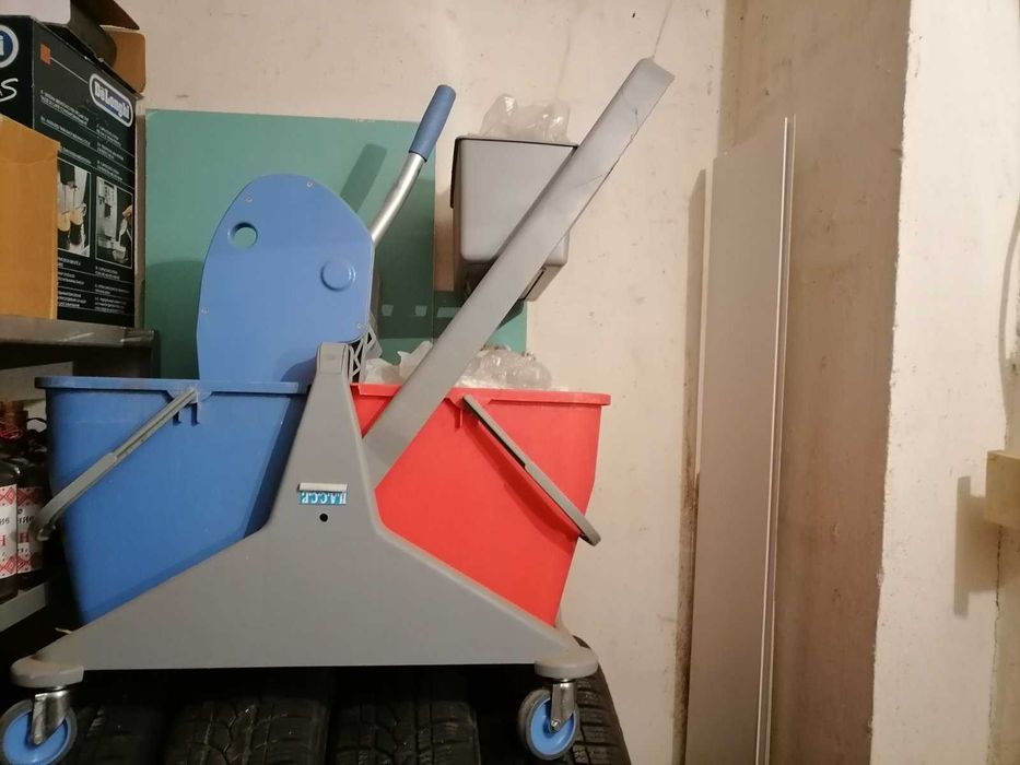 хигиенна количка