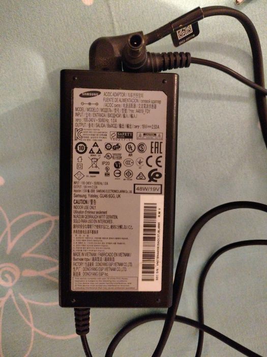 Alimentator / Încărcător Original Samsung 19V 2.53A 48W