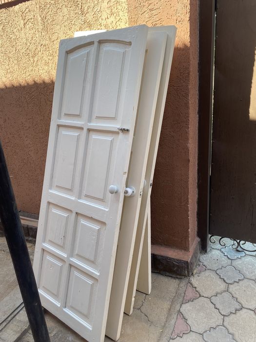 Двери и окна деревянные б/у