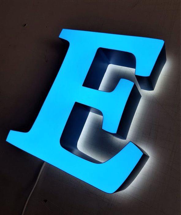 Наружная реклама: вывески, лайтбоксы, стенды