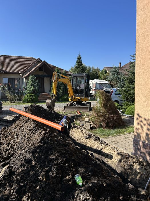 Miniexcavator de inchiriat