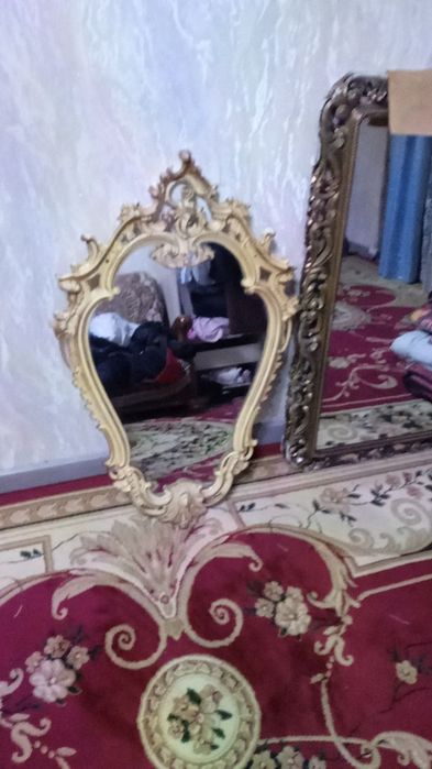 Продается посуды ,зеркала , канистры .