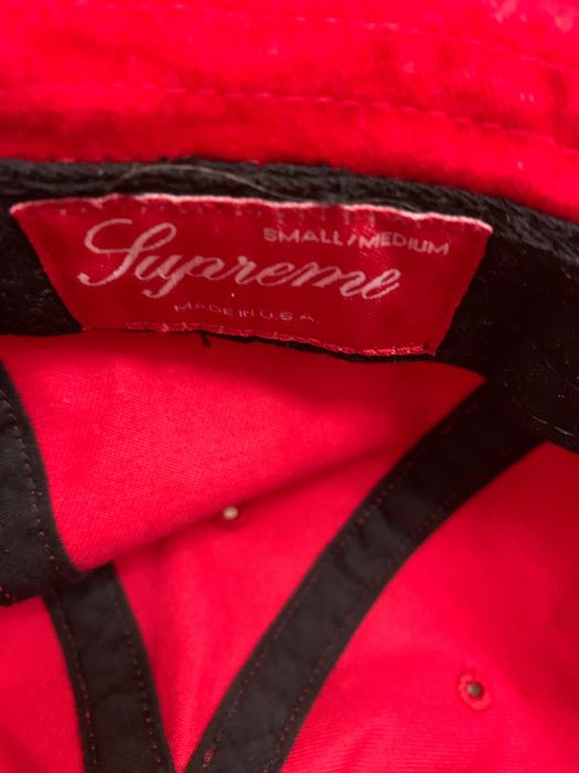 Palarie Supreme rosie