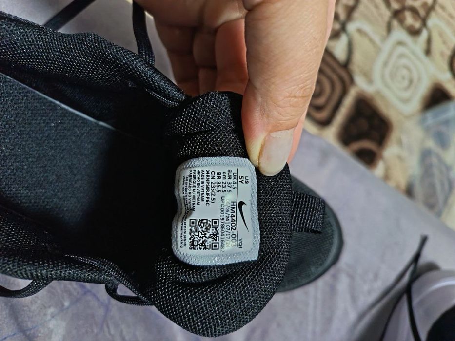 Кроссовки унисекс 37 размер привозили с Америки