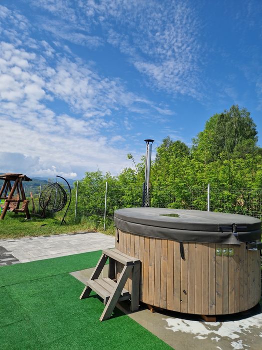 Cabană la munte cu ciubăr/jacuzzi