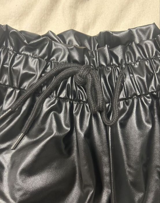 Дамски кожени къси гащи