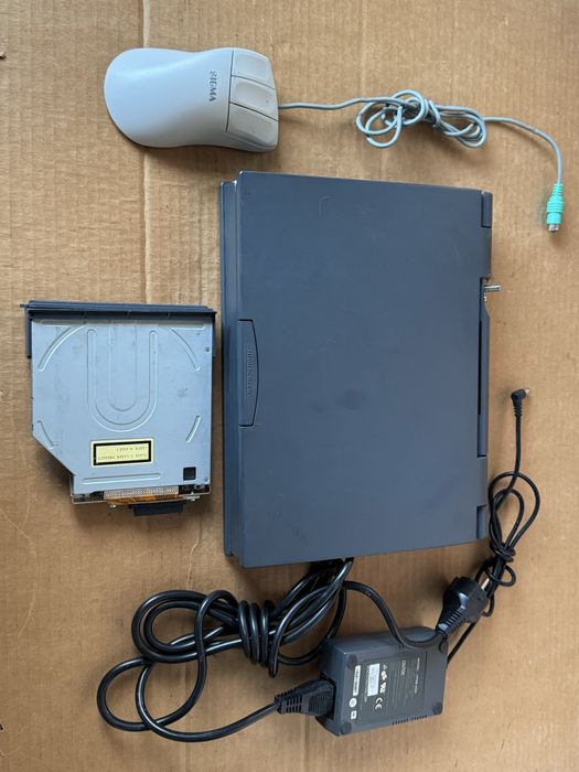 Рядък ретро лаптоп LeBook LP586-ADA , Windows 95