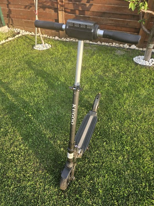 Trotineta Electrica KugooS1, Autonomie 30 Km, Viteza 25 Km/h, Motor 350W, Negru