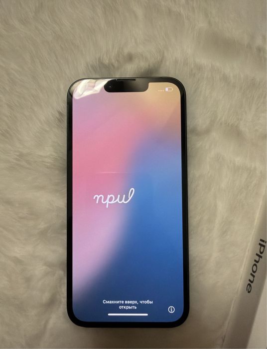 Продам Айфон 13