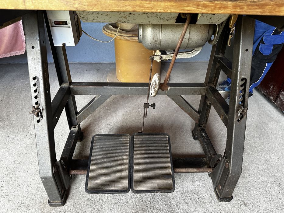 Masina de cusut si masina de surfilat .Industriale Altin germane