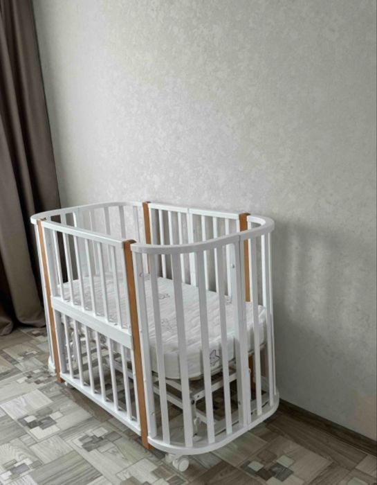 Продам манеж-кровать Viola LUX