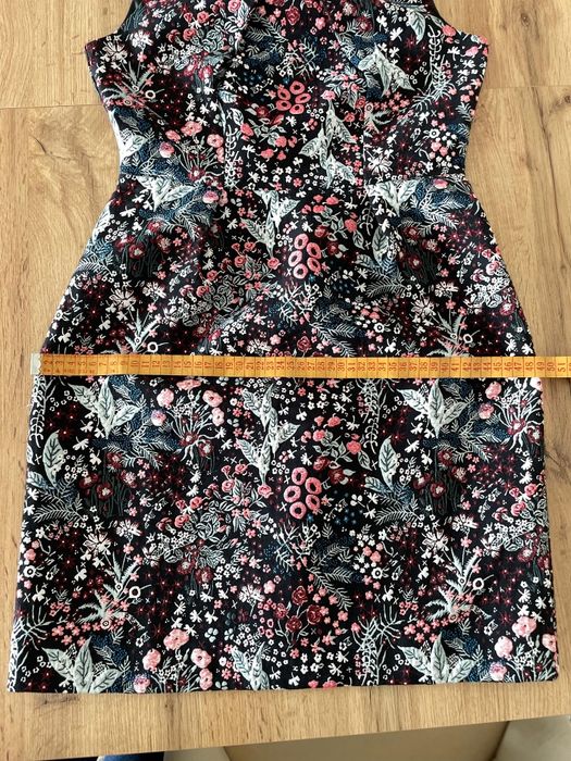 Rochita foarte eleganta H&M 36