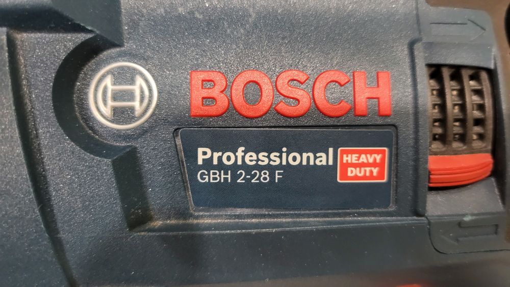 Перфоратор BOSCH